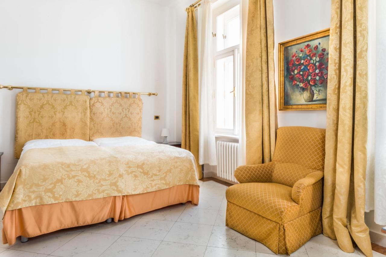 La Fenice Prague Extérieur photo